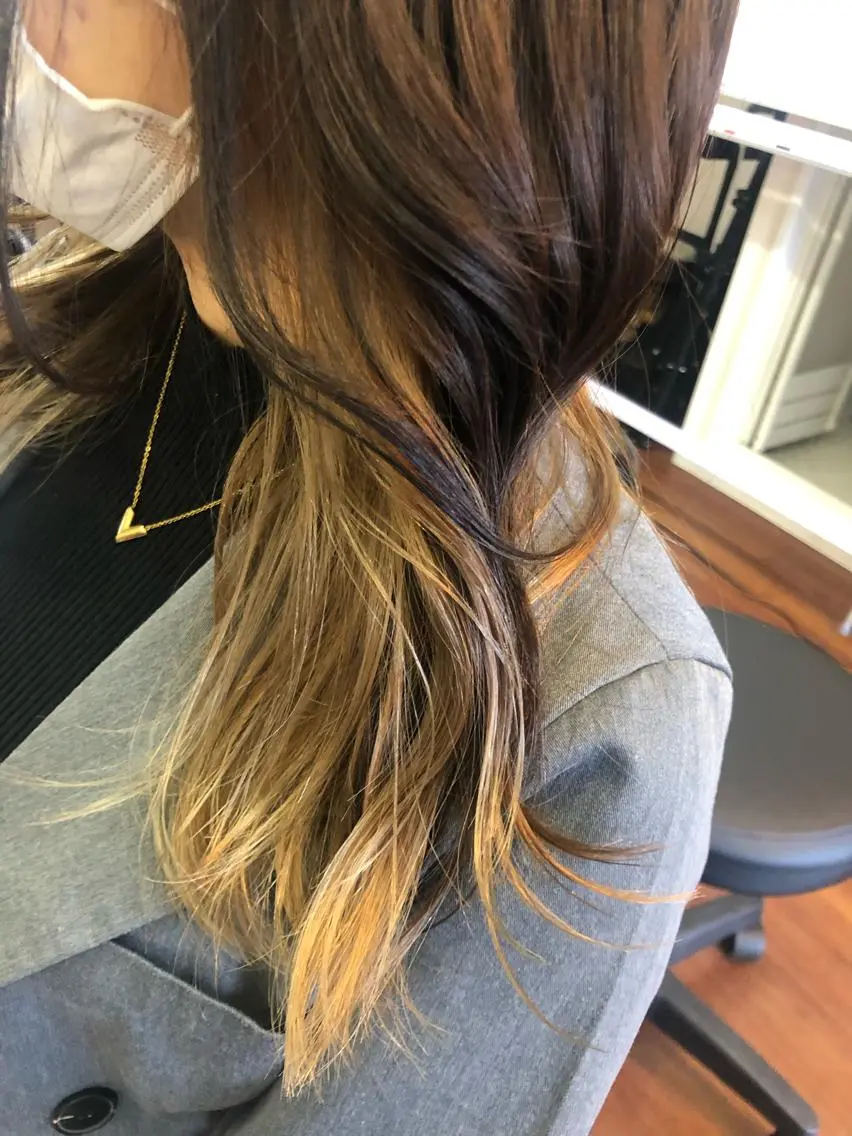 セミロング カラー ベージュカラー インナーカラー 荻島 尭のヘアスタイル