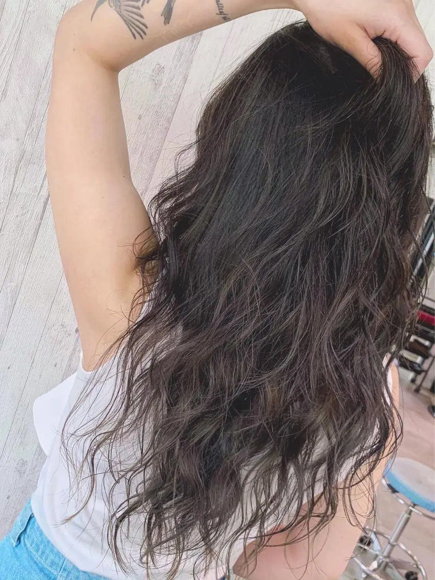 セミロング カラー ☁️ケアブリーチ￤ ウルフ￤Shioriのヘアスタイル