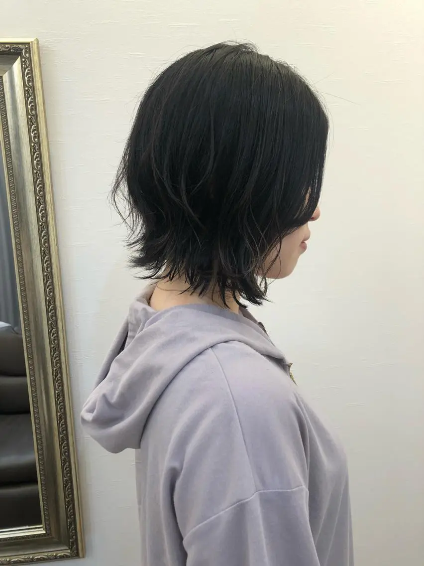 ミディアム ツノガイ エリのヘアスタイル