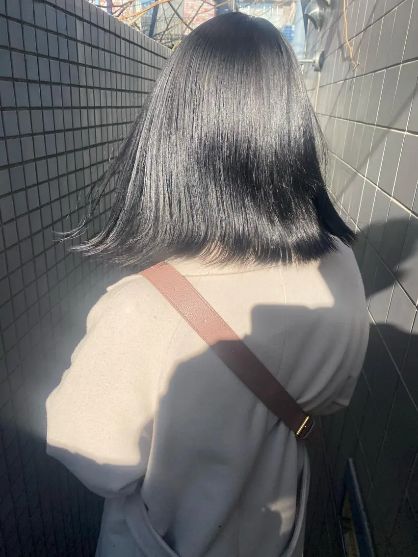 ミディアム stylist トモヤのヘアスタイル