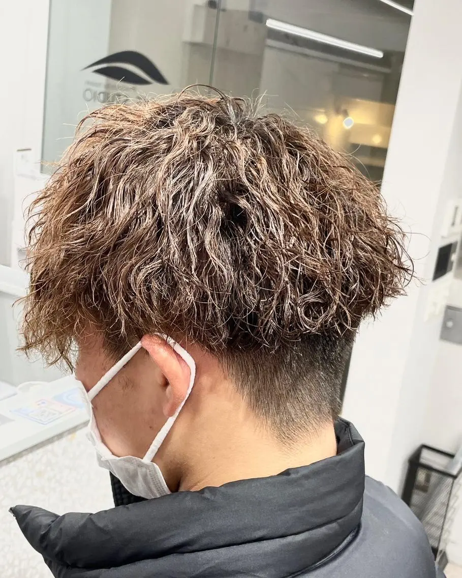 メンズ アップバング センターパート カルマパーマ マッシュ メンズパーマ カット パーマ メンズスタイリスト✨ 助川龍哉のヘアスタイル