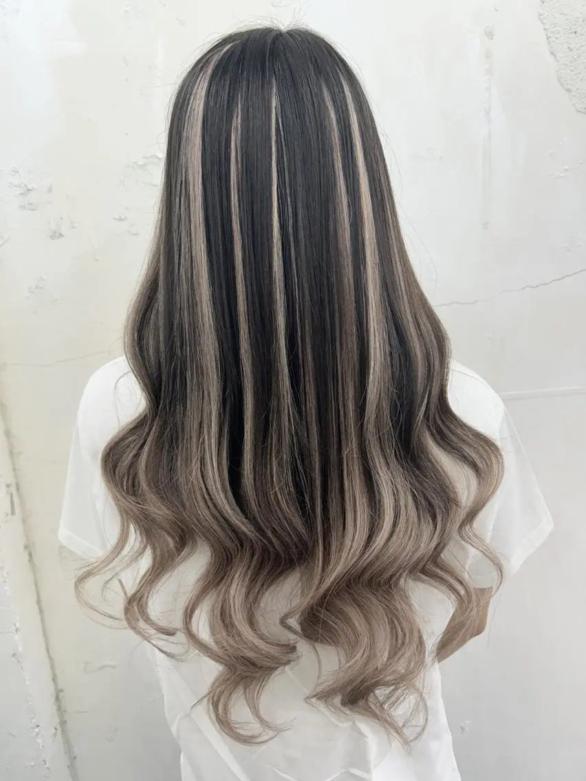 ロング カラー シールエクステ バレイヤージュ ハイライトカラー ハイトーンカラー エクステ カット ヘアカラー トリートメント エクステ レイヤー/エクステ alpha下妻のヘアスタイル