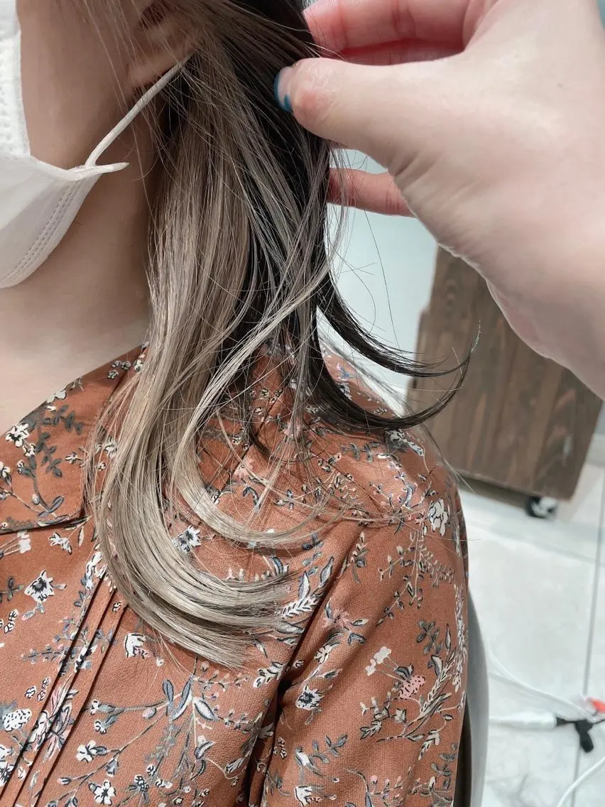 ミディアム カラー ブリーチ 🦖鶴岡 香純🦖のヘアスタイル