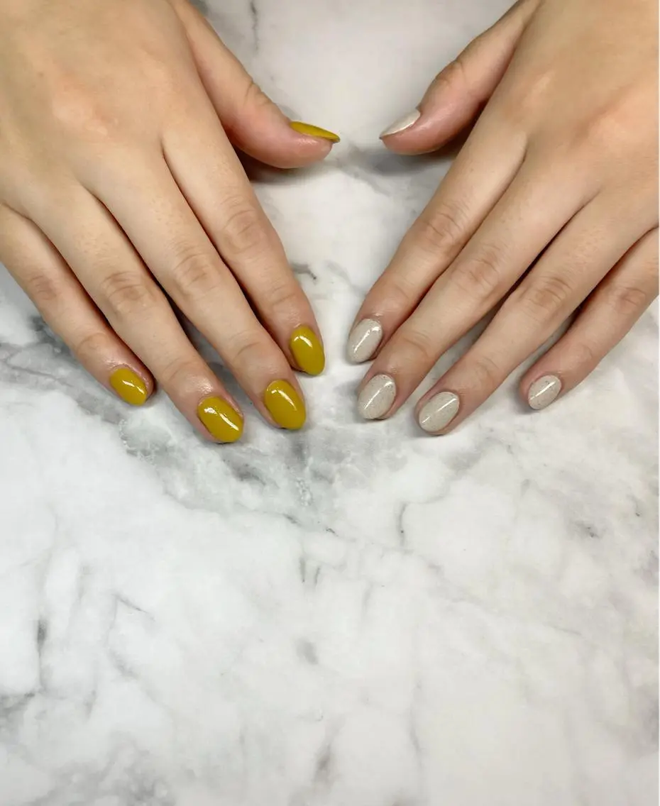 ネイル ワンカラーネイル ハンドネイル フットネイル with hues AYAのネイルデザイン