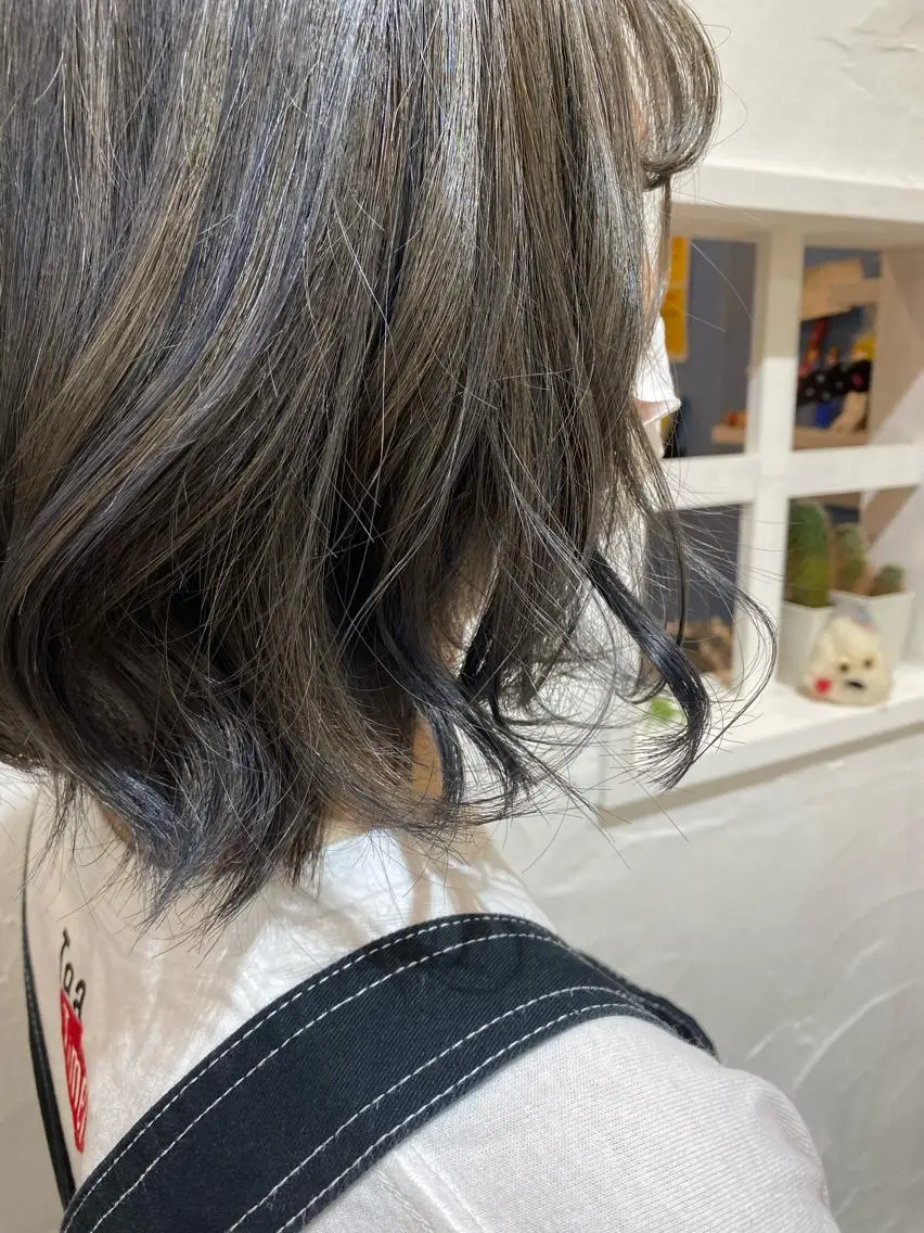 カラー ブルーカラー ハイライトカラー ひきたみさと 大阪福島/スパニストのエステ・リラクイメージ