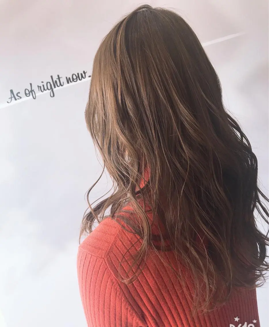 ロング カラー パーマ ヘアアレンジ メンズ キッズ ネイル マツエク・マツパ アッシュ ベージュカラー 福壽 優奈のヘアスタイル