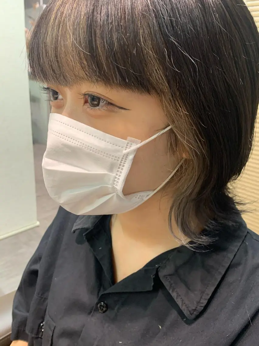ショート カラー ヘアアレンジ 切りっぱなしボブ ミストバング イヤリングカラー  フェイスフレーミング インナーカラー サナ🌱 切りっぱなしボブのヘアスタイル