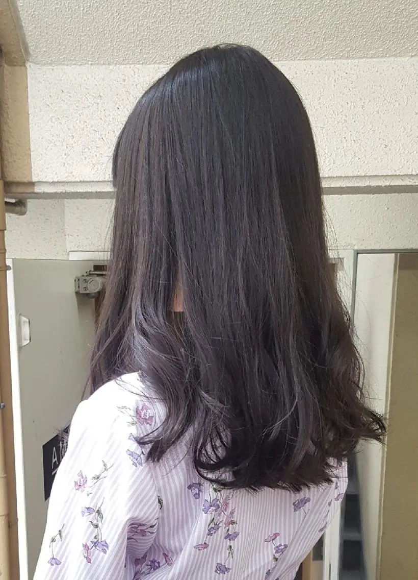 セミロング カラー ブリーチ ハイライトカラー ラベンダーカラー ブリーチなしカラー ハイライト カット ヘアカラー トリートメント 🔳髪質改善🔳 岡本陽のヘアスタイル
