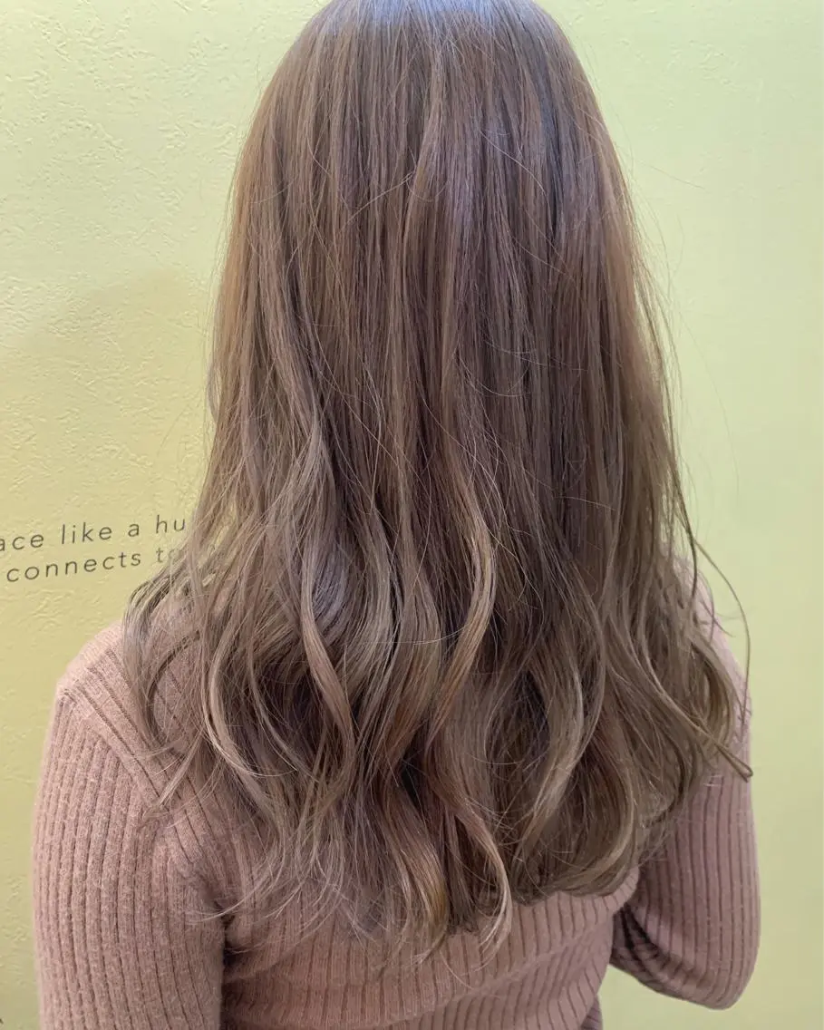 セミロング カラー ベージュカラー ブリーチ ミルクティーベージュ カット ヘアカラー トリートメント hubhair レイヤー/透明感のヘアスタイル