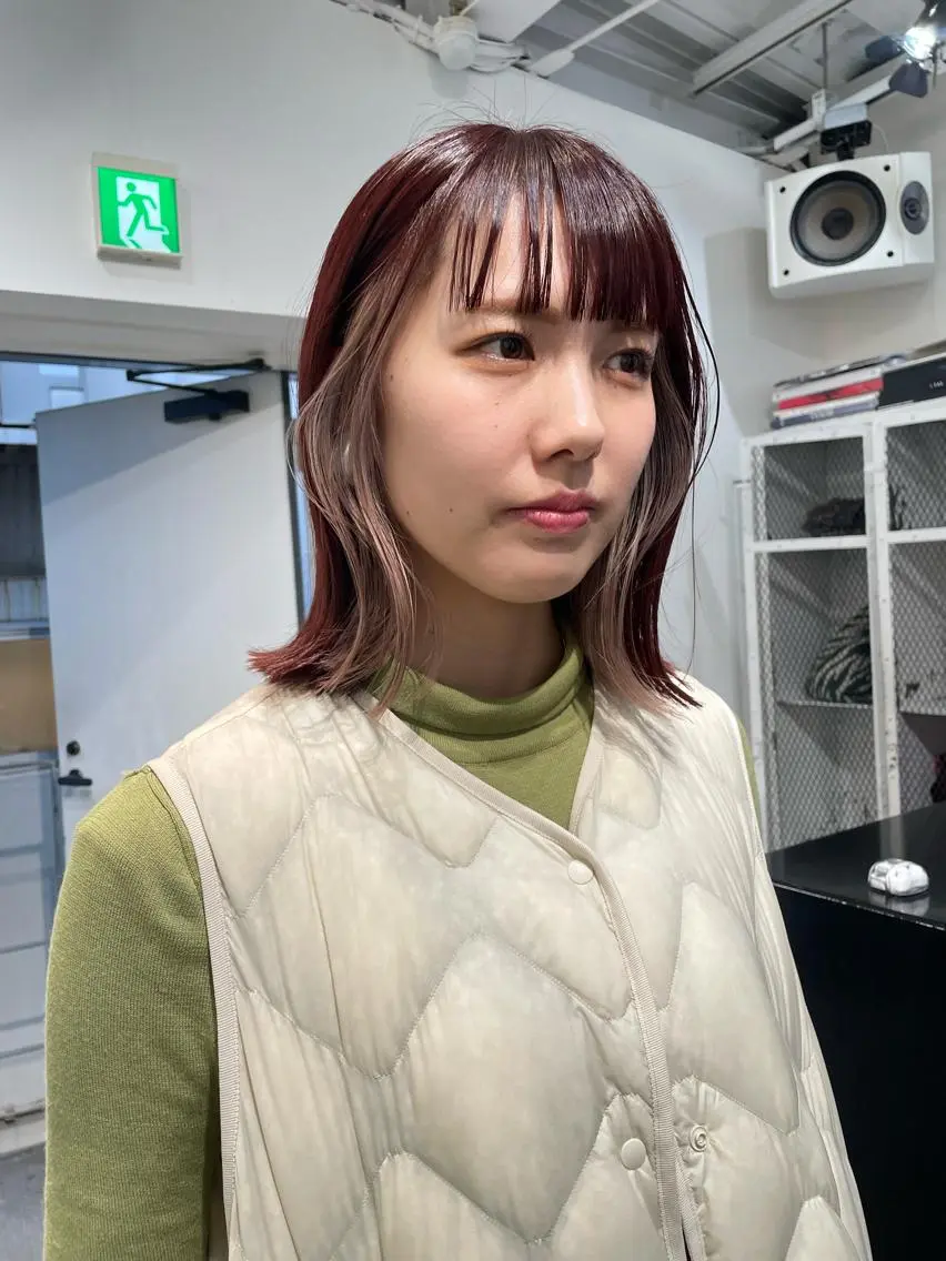 ミディアム カラー パーマ ヘアアレンジ メンズ キッズ ネイル マツエク・マツパ アイブロウ メンズバレイヤージュ メンズブリーチ メンズハイライト メンズハイトーン メンズインナーカラー カット ヘアカラー トリートメント 艶ハイトーン/ヘア アレンジAYAKAのヘアスタイル