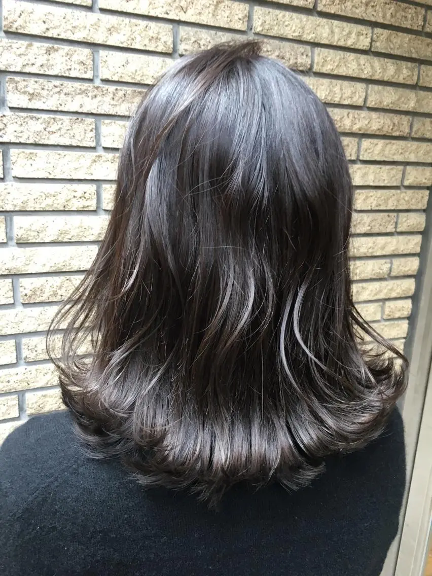 ミディアム カラー 長谷川 香織のヘアスタイル