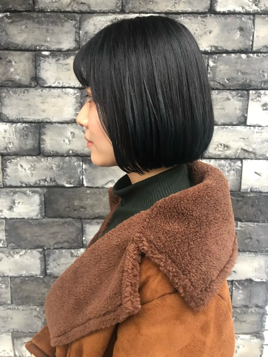 ミディアム アッシュ ボブ カット ヘアカラー トリートメント ヘアセット 360°キレイな ショートカットのヘアスタイル