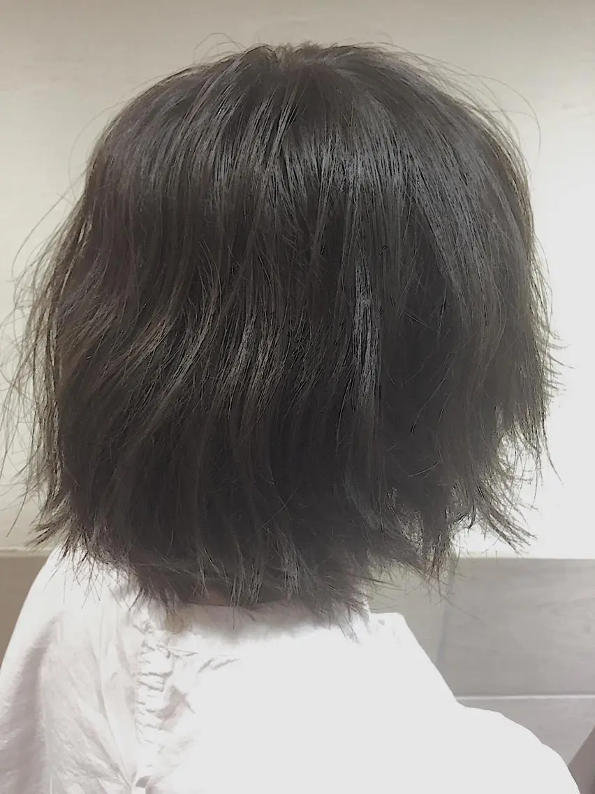 ショート カラー パーマ アッシュ ダークアッシュ レイヤーカット ショートヘア 可愛いを作る神 ナオヒロのヘアスタイル