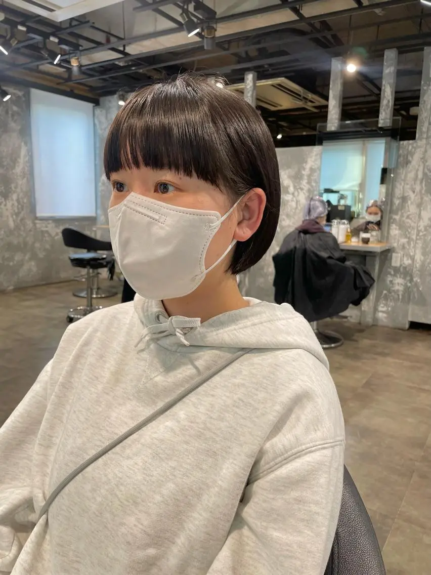 ショート カラー パーマ ヘアアレンジ メンズ キッズ ネイル マツエク・マツパ アイブロウ ワイドバング 透明感カラー・レイヤ ー🎀amika🎀のヘアスタイル