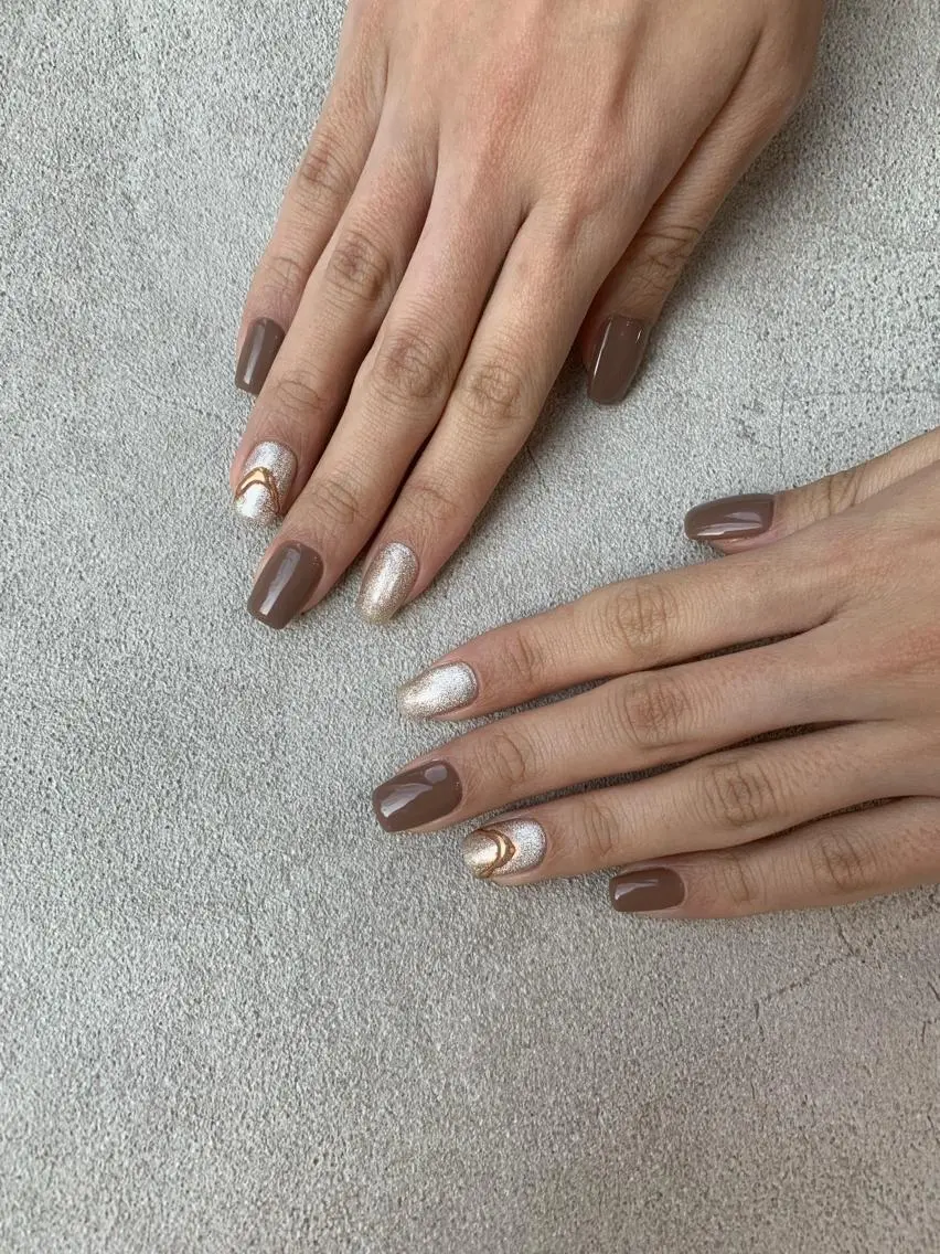 ネイル アートネイル ブラウン マグネットネイル ミラーネイル Haru Nailのネイルデザイン