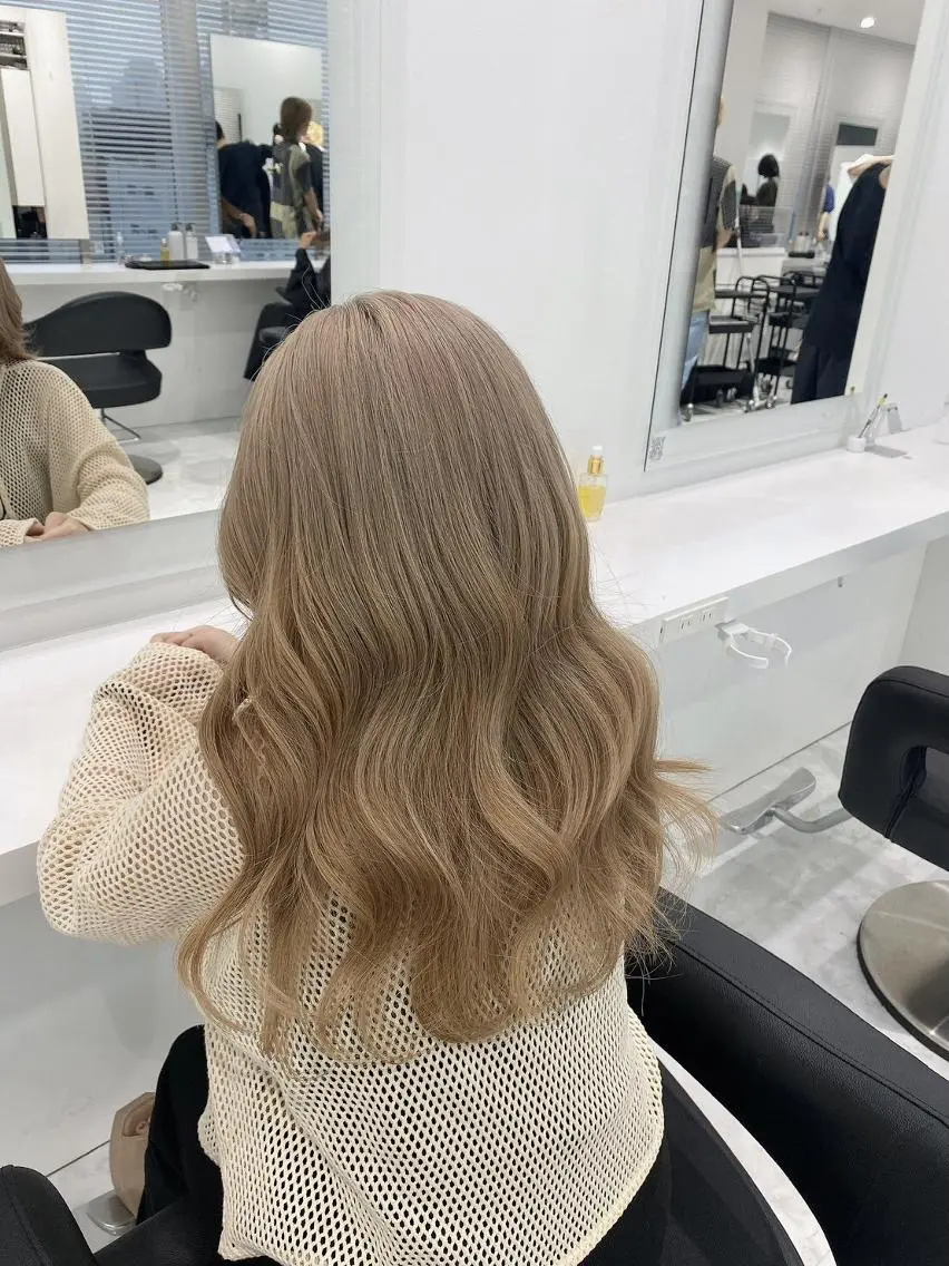 カラー ロング 🍀yuria/ハイ トーン/ペールカラーのヘアスタイル