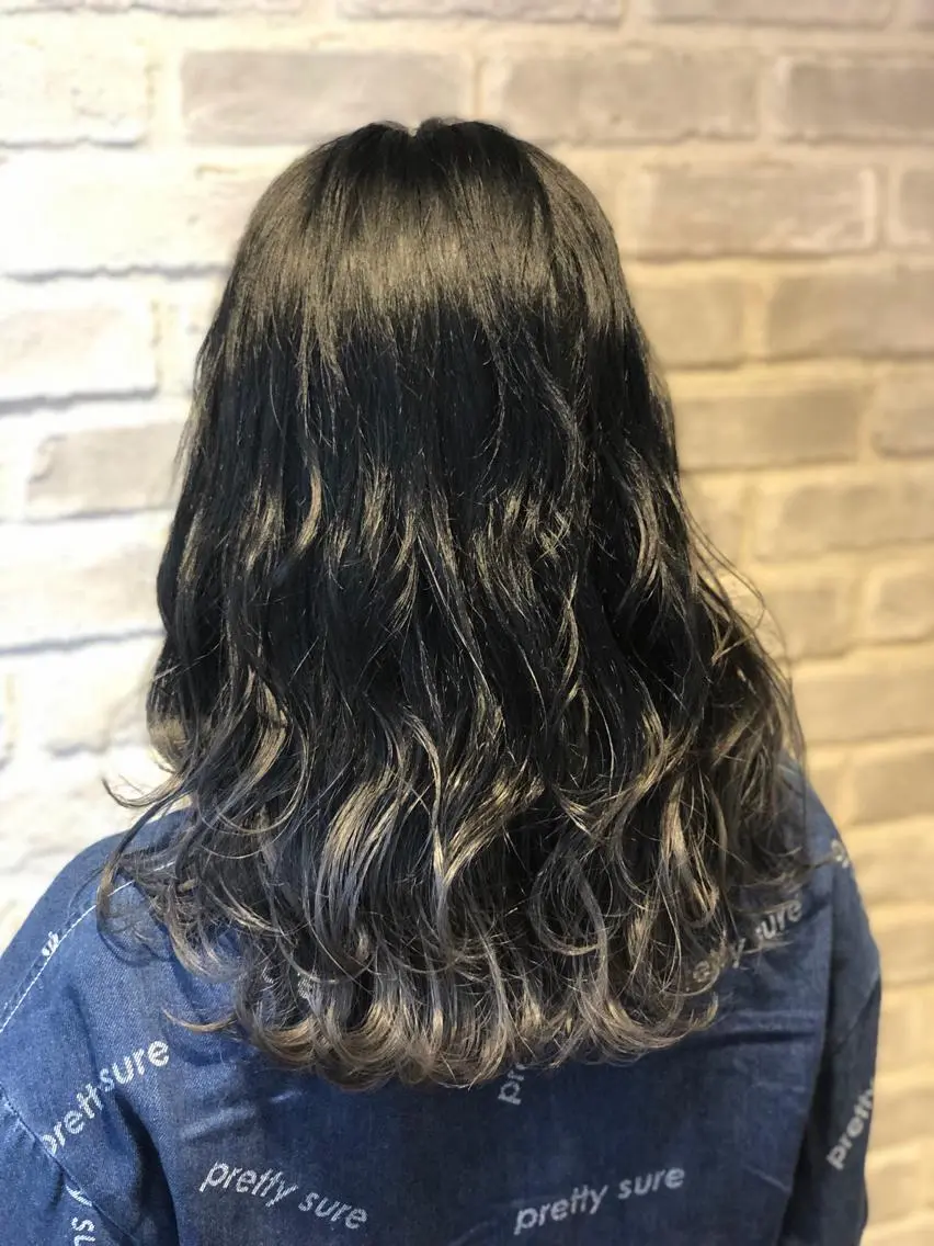 セミロング カラー ブリーチ グラデーションカラー THINK SHOP KANTAのヘアスタイル