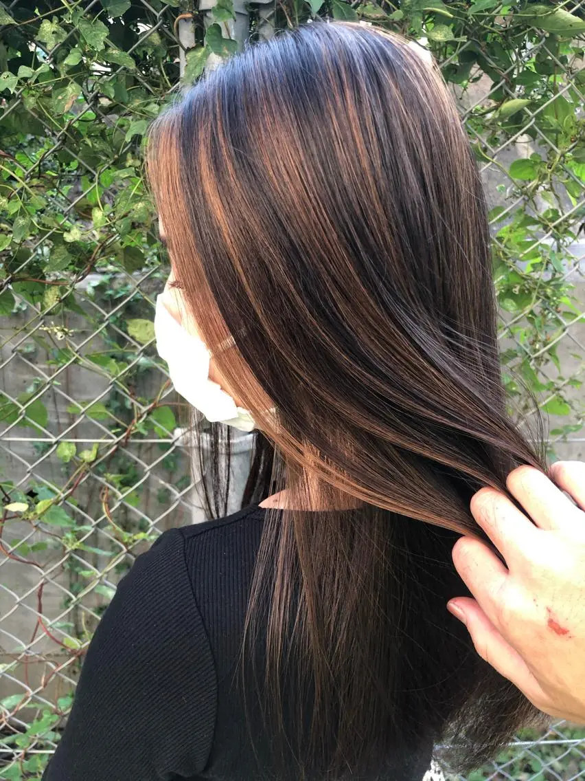 セミロング ハイライト 圧倒的美髪ストレート ツダケイタロウのヘアスタイル