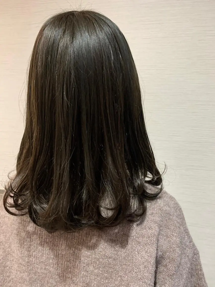 ミディアム カラー 蓮見友里 PiSTA／portのヘアスタイル