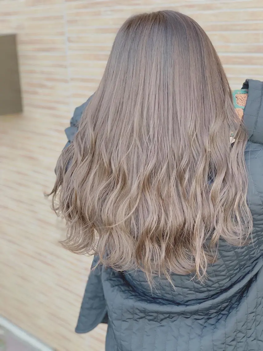 ロング ハイライト メンズスタイル バレイヤージュ　齋藤のヘアスタイル