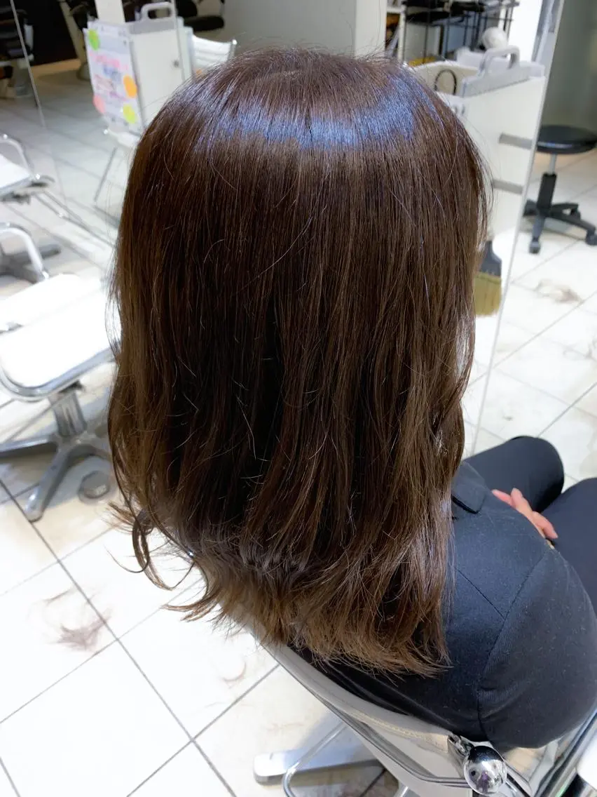 セミロング カラー ヘアアレンジ ブラウンカラー 地毛風ストレート/ 髪質改善/榎本流行のヘアスタイル