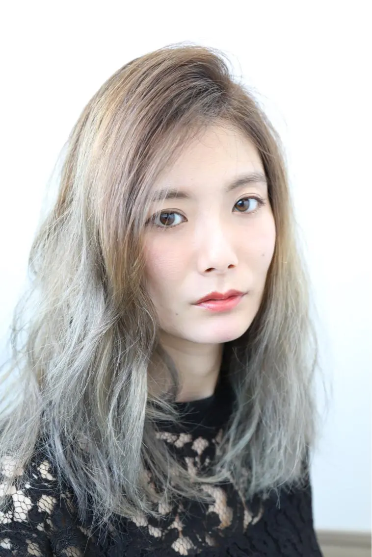 セミロング カラー ブリーチ イルミナカラー カット ヘアカラー トリートメント 🔸縮毛矯正🔸 カソリ　ナユタのヘアスタイル