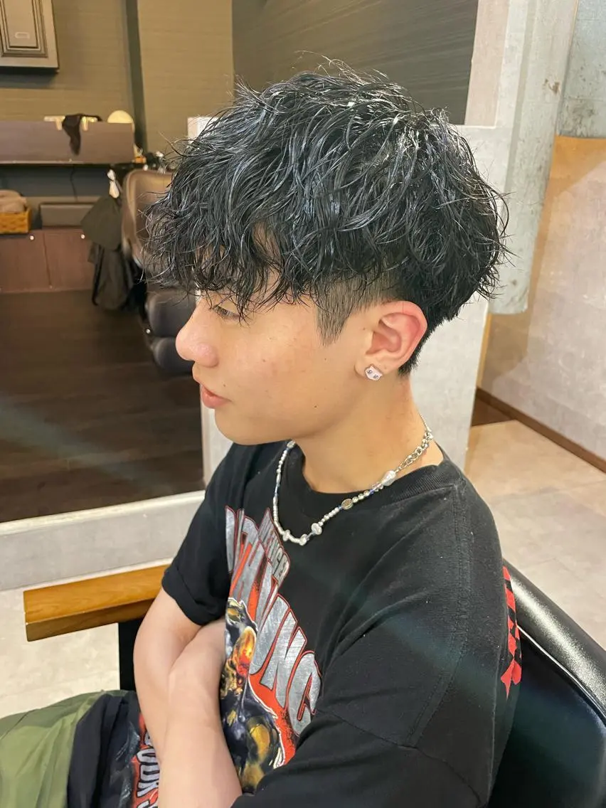 ショート パーマ メンズ 勝毛 広貴のヘアスタイル