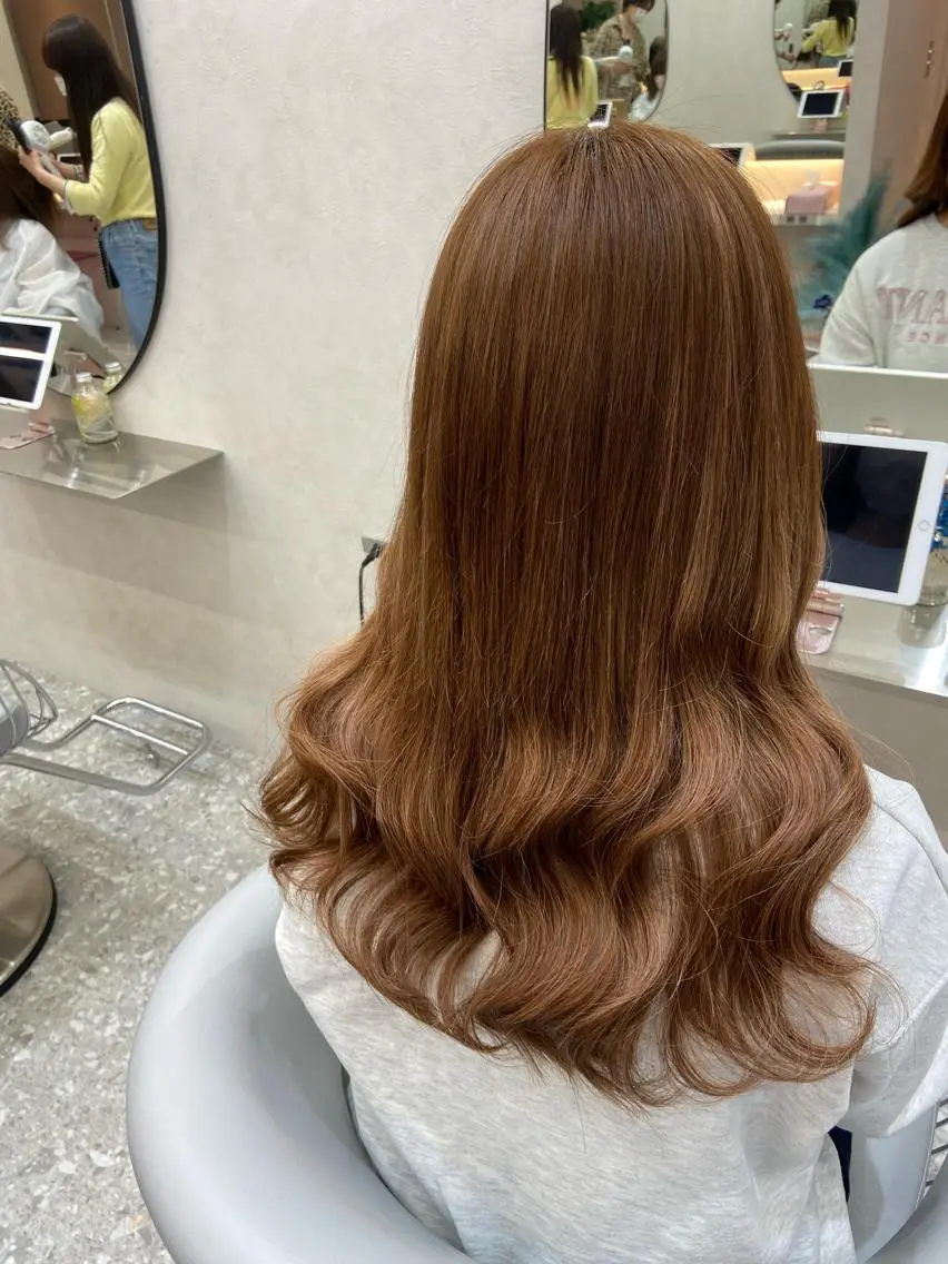 ロング カラー シールエクステ ベージュカラー ブリーチ ブラウンカラー ケアカラー 新宿/韓国ヘア 中明度カラー/かやのヘアスタイル