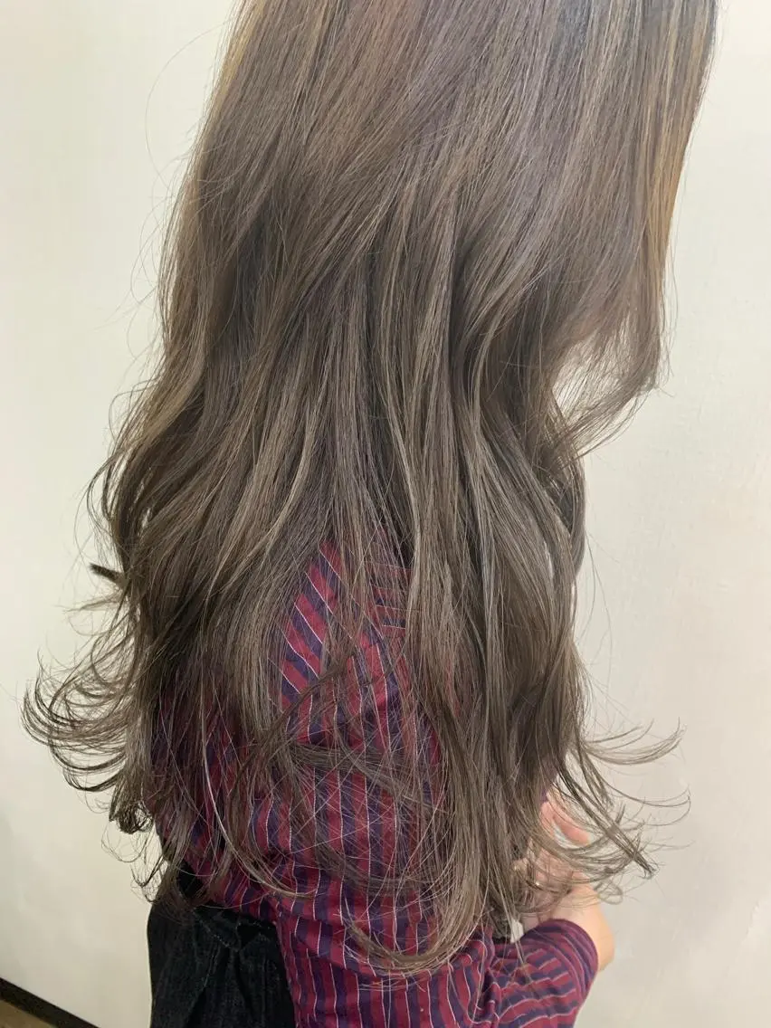 ロング カラー ヘアアレンジ グレージュ ハイライトカラー ハイライト きむえり/髪質改善 /うねり広がり改善のヘアスタイル