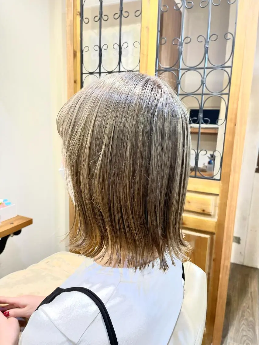 ミディアム 山木 裕子のヘアスタイル