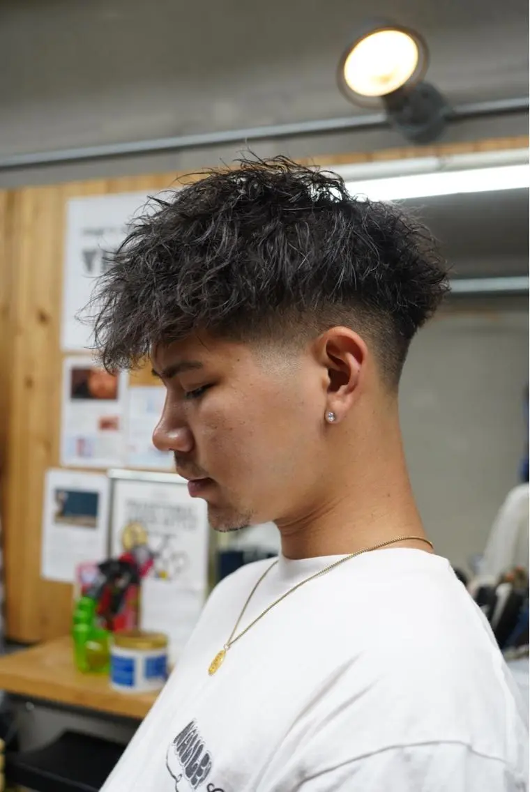 パーマ メンズ フェードカット カット パーマ ヘアセット 関 晃哉のヘアスタイル