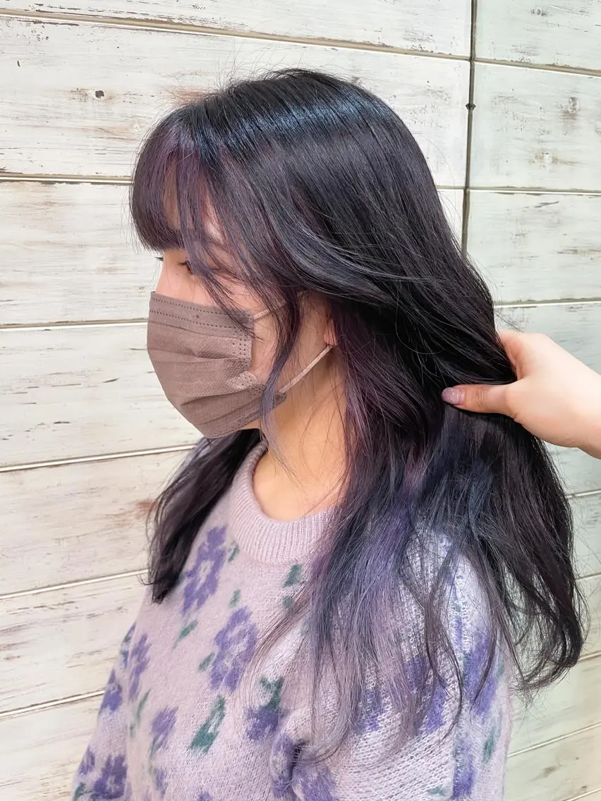 ロング カラー ヘアアレンジ ブリーチ 透明感カラー インナーカラー ラベンダーカラー パープルカラー イワタ マハ/ minim hairのヘアスタイル