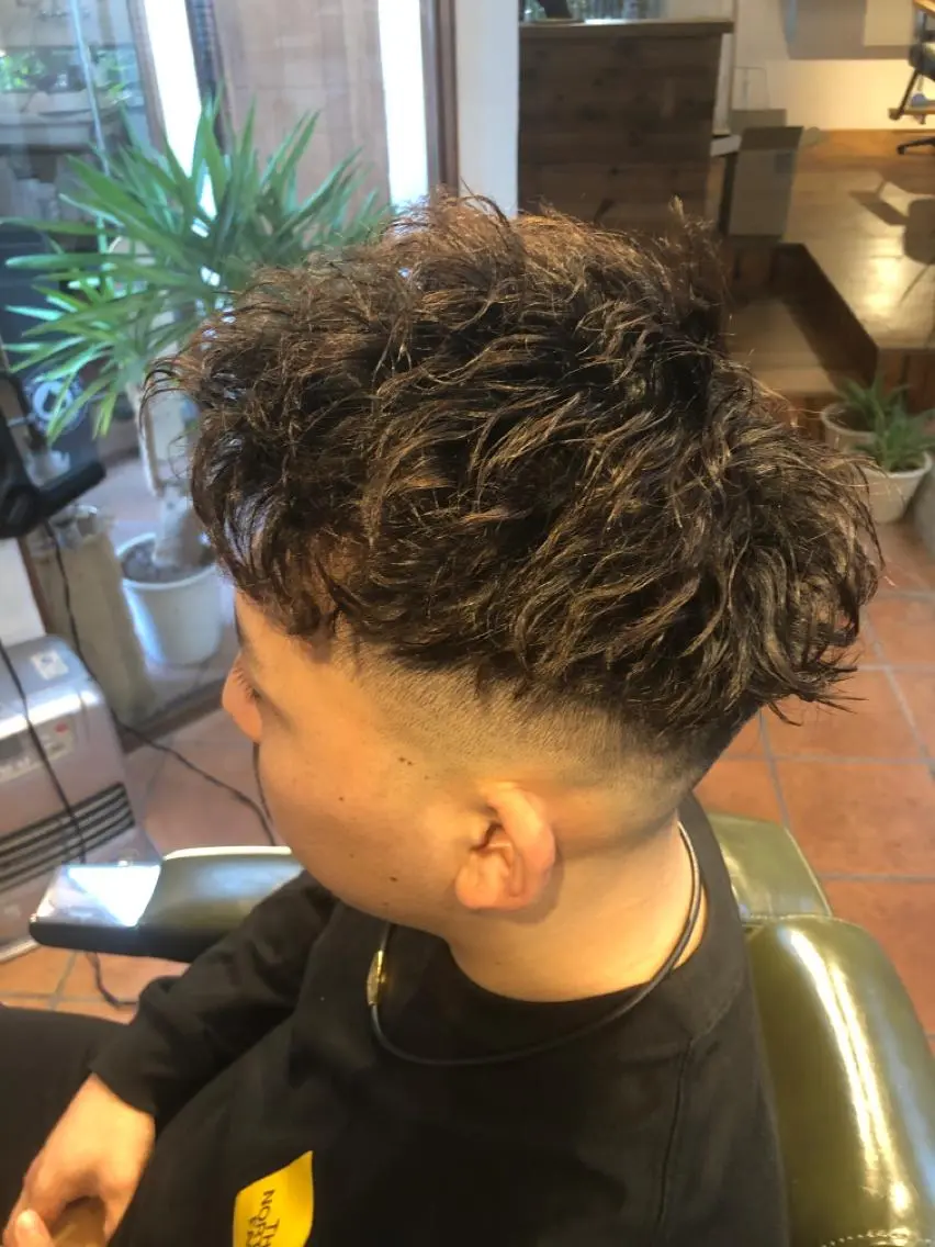 ショート パーマ メンズ カット パーマ 冨士川 英樹のヘアスタイル