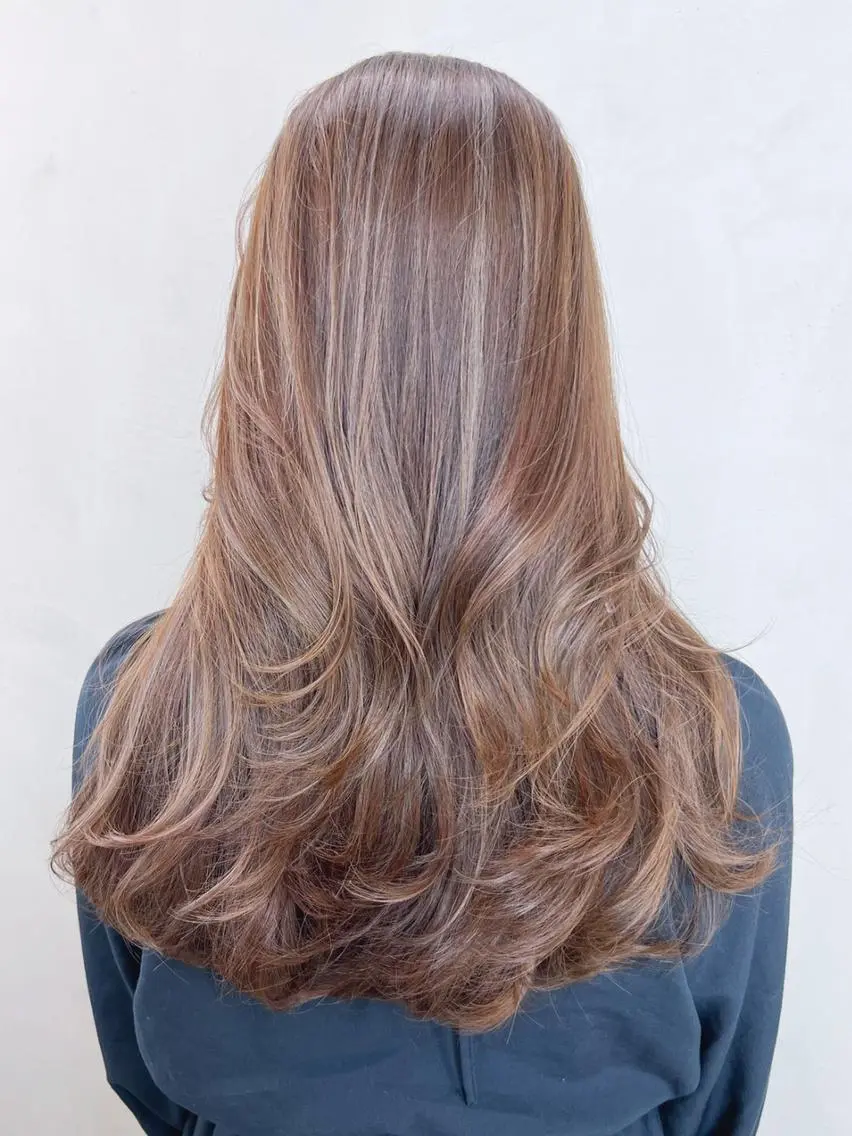 カラー パーマ ヘアアレンジ ハイライトカラー カット ヘアカラー トリートメント ITbyALBUM 浦和店のヘアスタイル