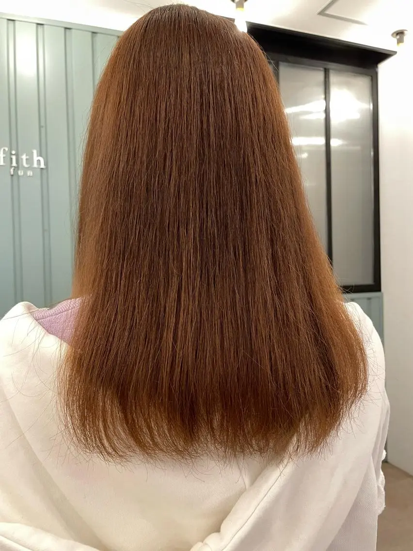 セミロング 縮毛矯正 💘韓国レイヤー上 品カラーruru💘のヘアスタイル