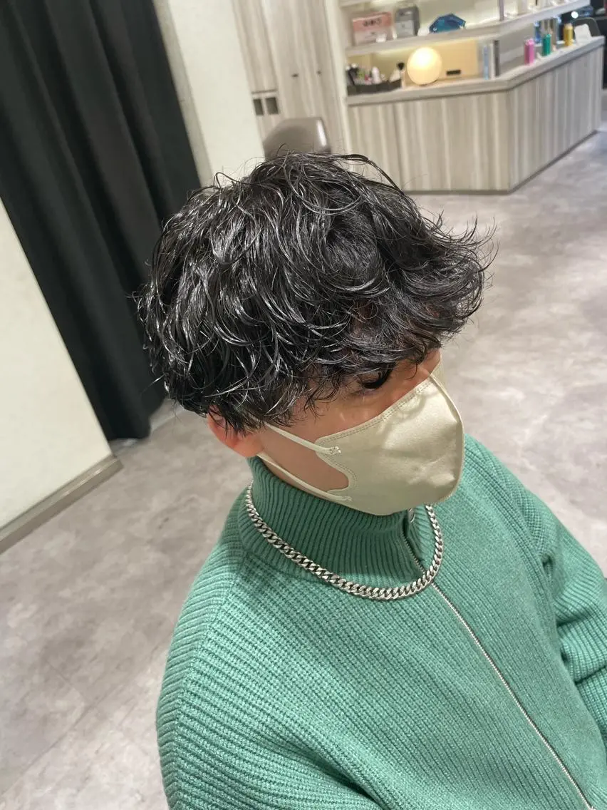 ショート パーマ メンズ メンズブリーチ メンズハイライト メンズメッシュ メンズパーマ メンズツイストパーマ メンズ特化/今池駅 徒歩1分/岡本一真のヘアスタイル