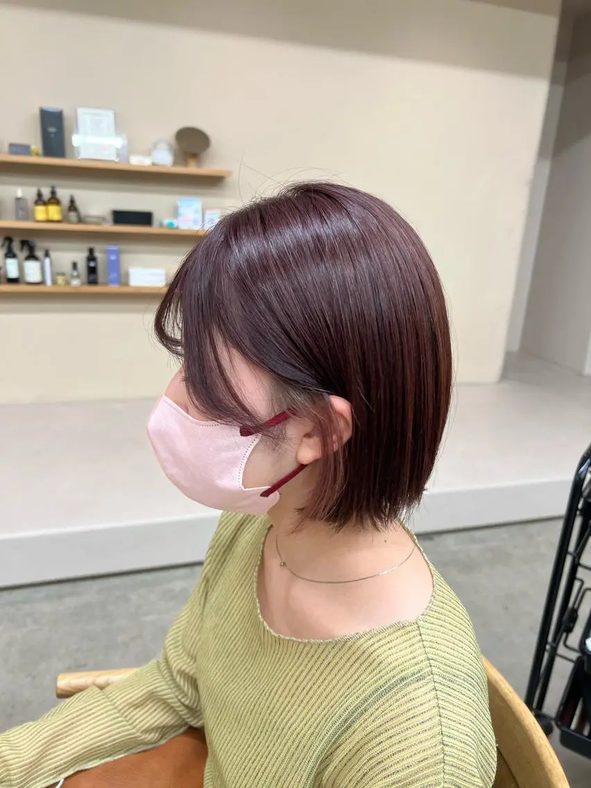 ショート カラー ベージュカラー イヤリングカラー インナーカラー ピンクカラー ピンクベージュ カット パーマ kento レイヤーカットのヘアスタイル
