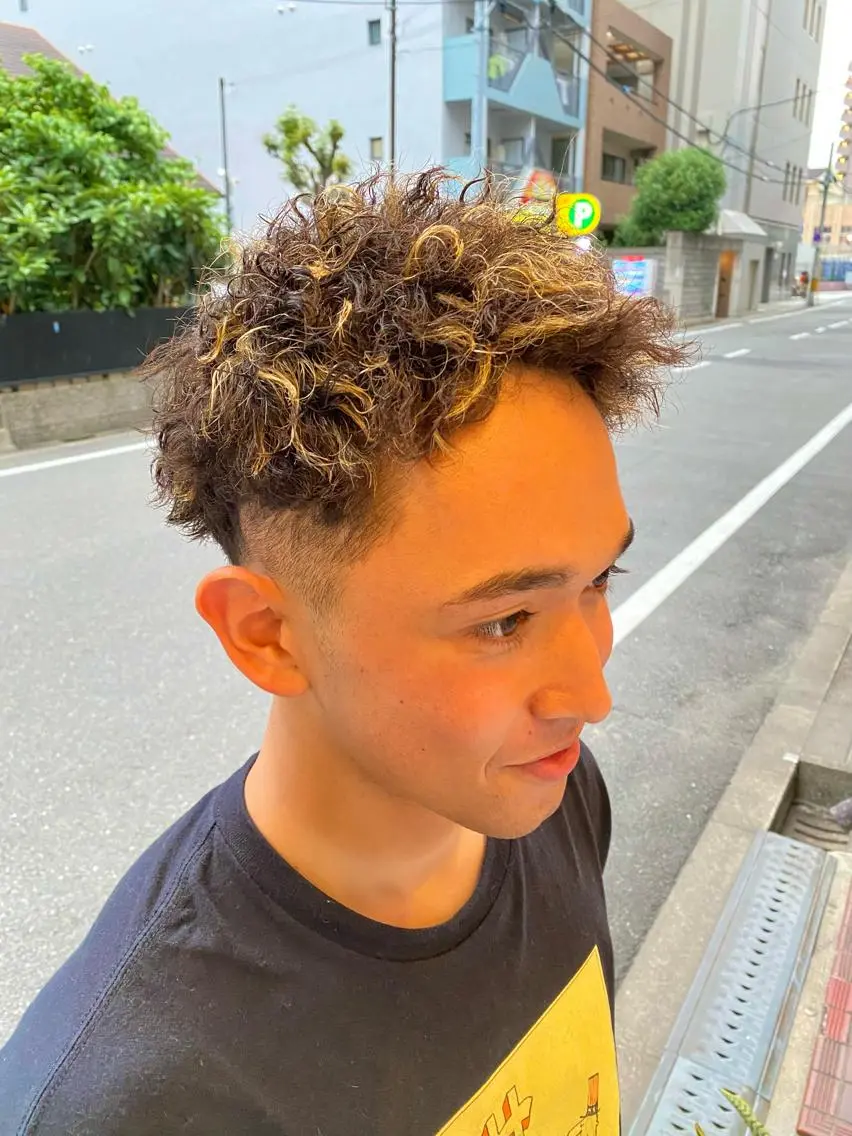 ショート パーマ メンズ メンズパーマ ツイストスパイラルパーマ スパイラルパーマ 【メンズ特化】 ツツイリュウノスケのヘアスタイル