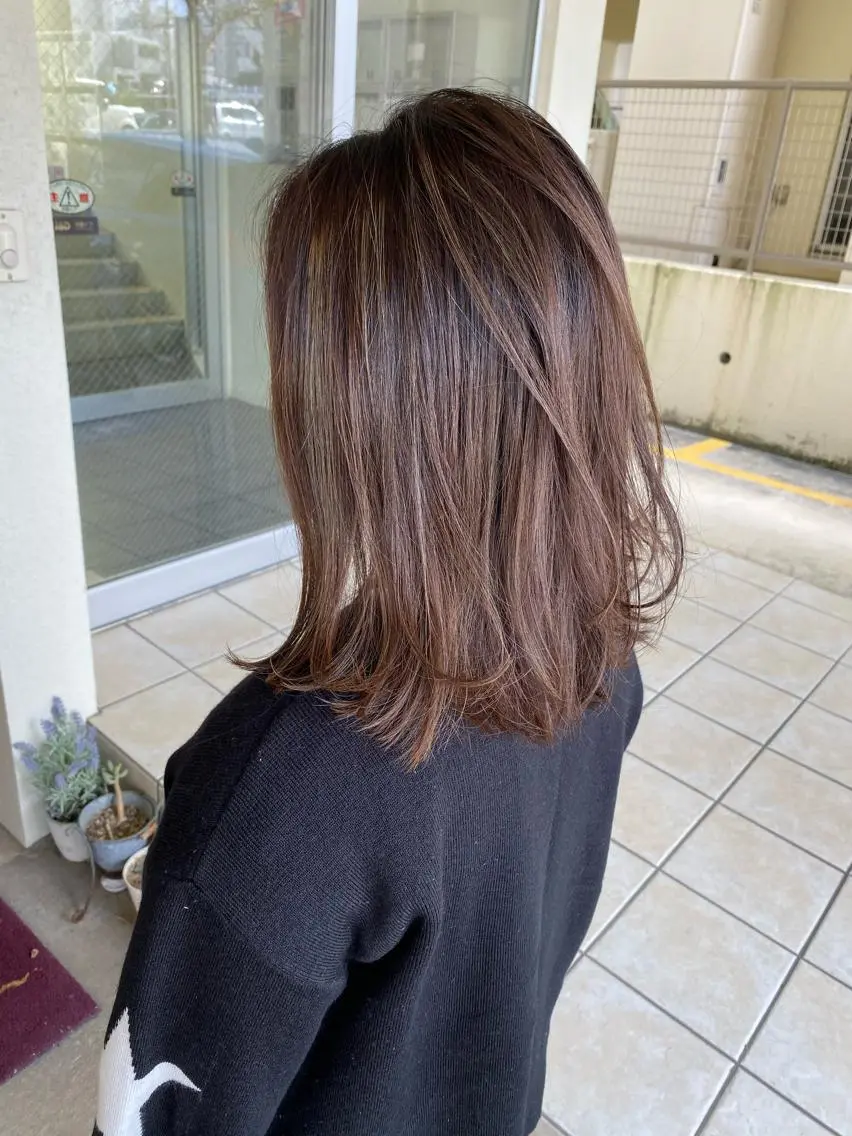 ミディアム カラー イルミナカラー カット ヘアカラー トリートメント grand juteのヘアスタイル