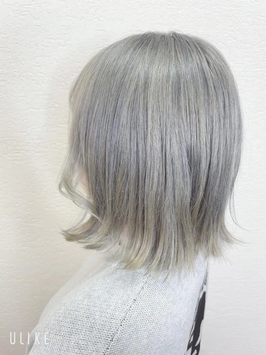 セミロング カラー シルバー ホワイトシルバー カット ヘアカラー トリートメント ❣️モードケイズ塚口 和田一将のヘアスタイル