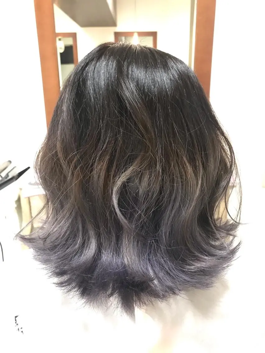 ミディアム カラー ブリーチ グラデーションカラー ボブ 外ハネヘア 本多結香/レイヤー /ハイライトカラーのヘアスタイル