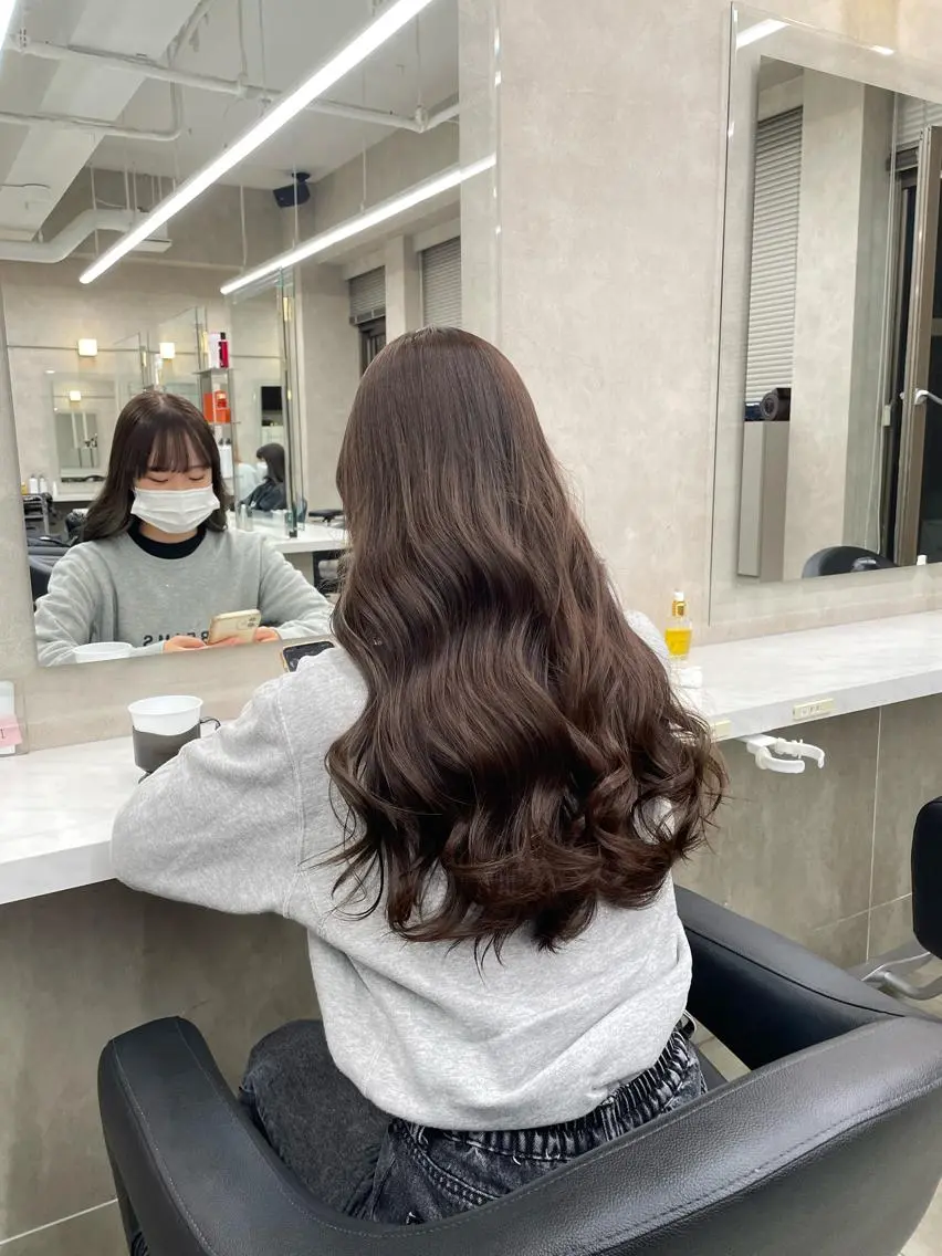 ミディアム カラー パーマ ヘアアレンジ メンズ キッズ ネイル マツエク・マツパ アイブロウ 🦋縮毛/韓国レイヤ ー/透明感カラー🦋のヘアスタイル