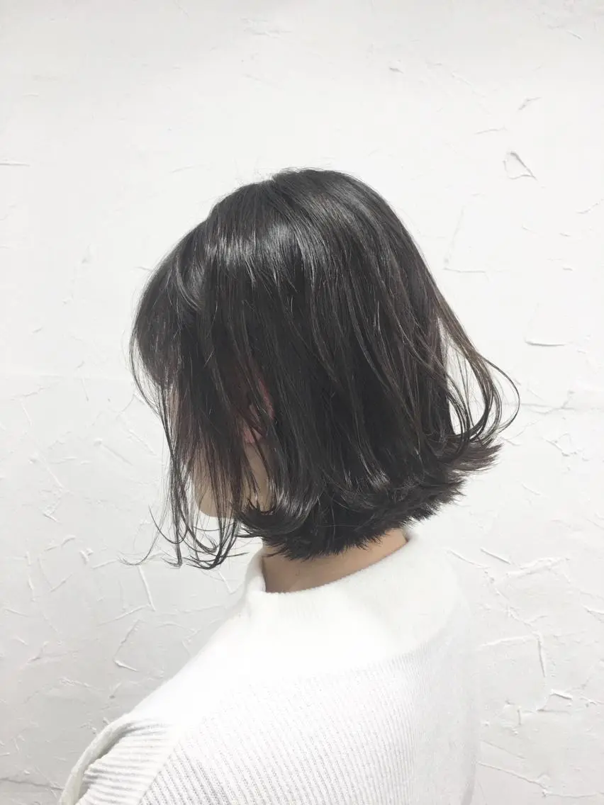 ショート カラー アッシュ アッシュグレー ボブ 脱!黒髪 ダブルカラー【上野】のヘアスタイル