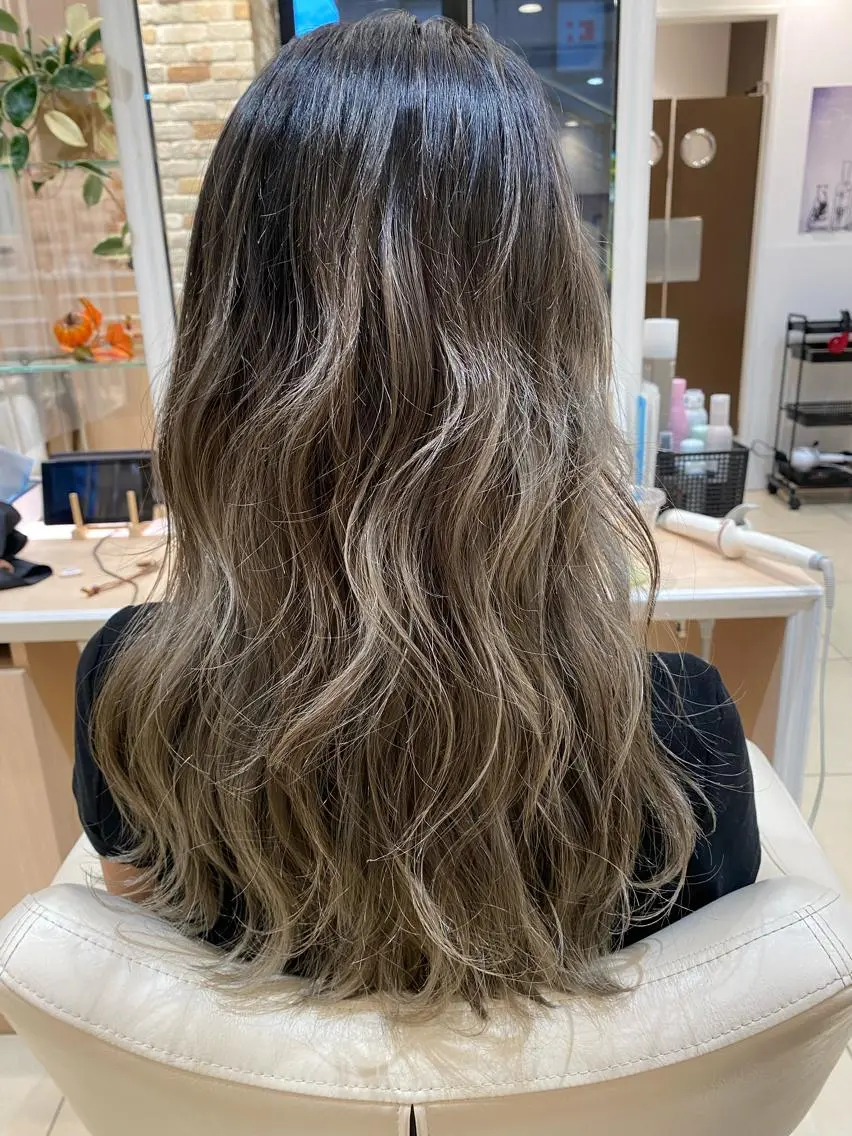 ロング カラー 🩵波巻き/ツイスパ HARU💎のヘアスタイル
