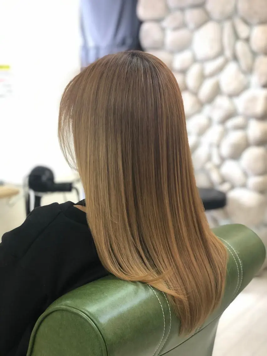 ロング カラー グラデーションカラー 岩下 葉平(店長)のヘアスタイル
