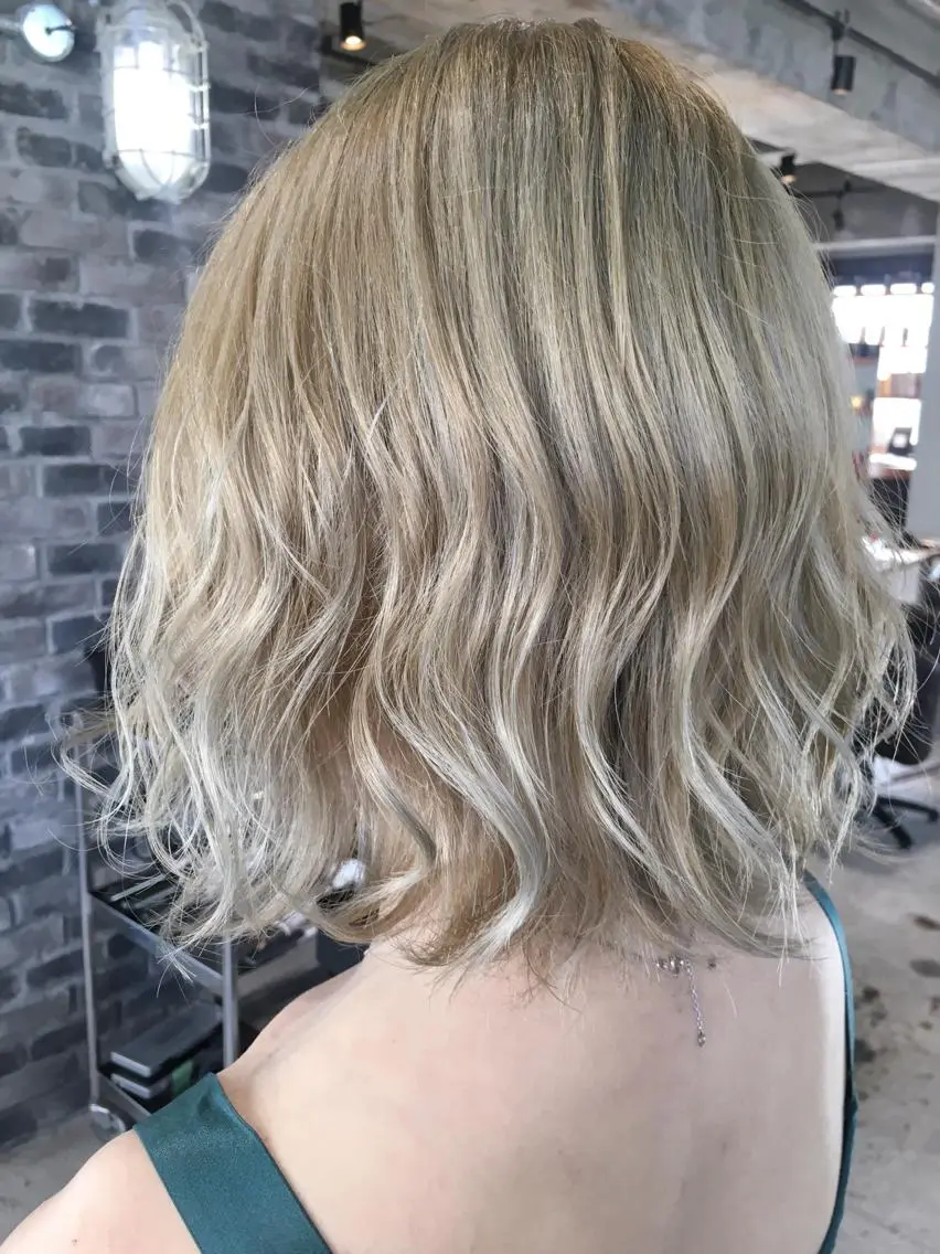ショート カラー アッシュ アッシュブロンド ブリーチ ブロンド 外国人風カラー 代表 中島貴志のヘアスタイル