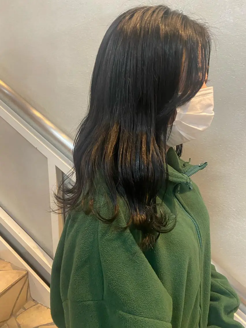 セミロング 艶カラー　宮﨑 蒼のヘアスタイル