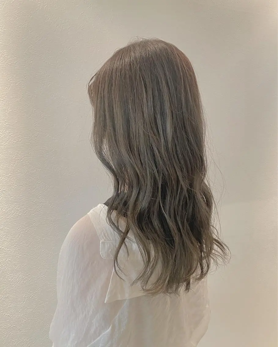 ロング カラー カット ヘアカラー トリートメント 安永 涼のヘアスタイル