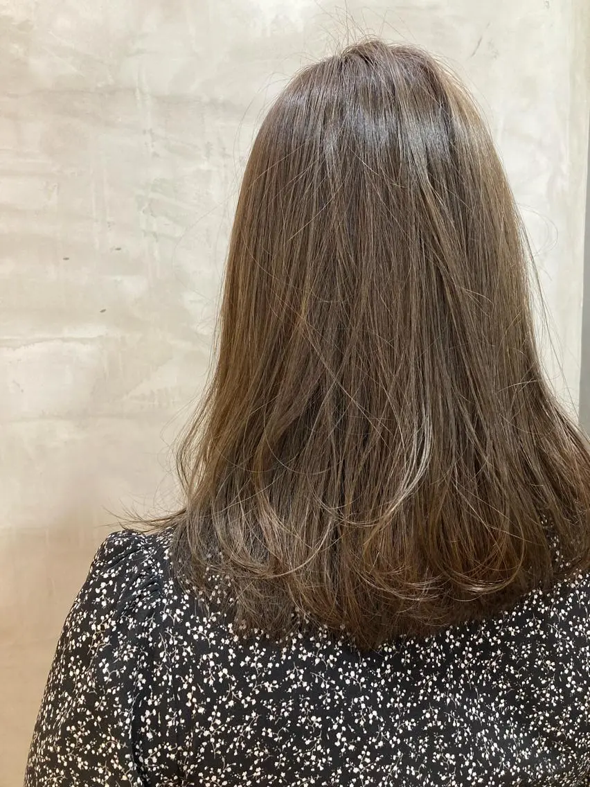 カラー 金子 歩実のヘアスタイル