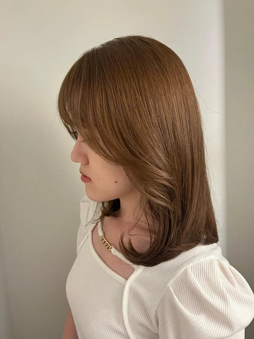 ミディアム カラー ブリーチ ダブルカラー ブリーチなしカラー ヘアカラー Airi 韓国y2k ハイレイヤーのヘアスタイル